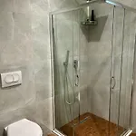 Guza تيرانا