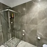 Guza تيرانا