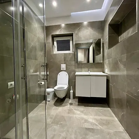 Guza Lejlighed Tirana