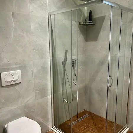 Guza Tirana